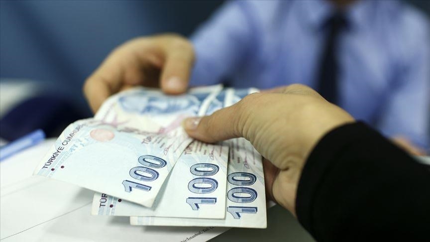 Yükseköğrenim öğrencilerine nisan ayı burs ve kredi ödemeleri yapılmaya başlandı