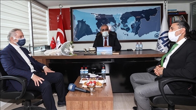 Bayrampaşa Belediye Başkanı Atila Aydıner, 101. yaşını kutlayan AA'yı ziyaret etti