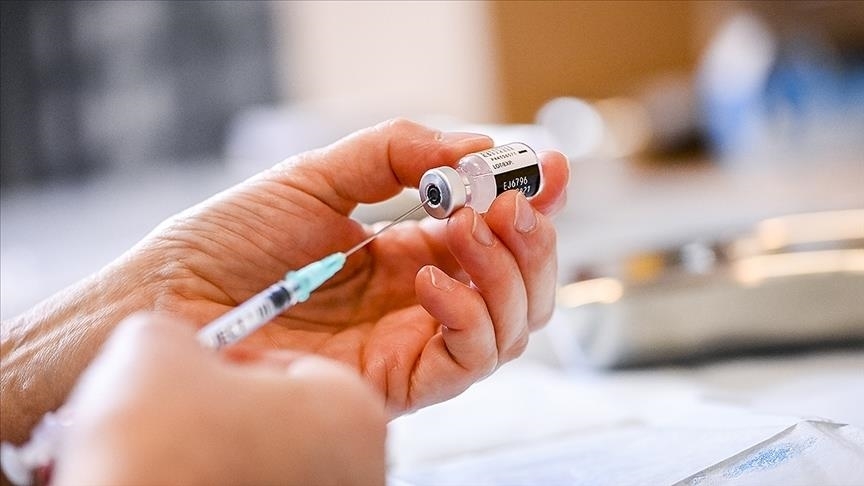 Fransa'da AstraZeneca aşısı olduktan sonra ölen 63 yaşındaki kişinin ailesi suç duyurusunda bulundu