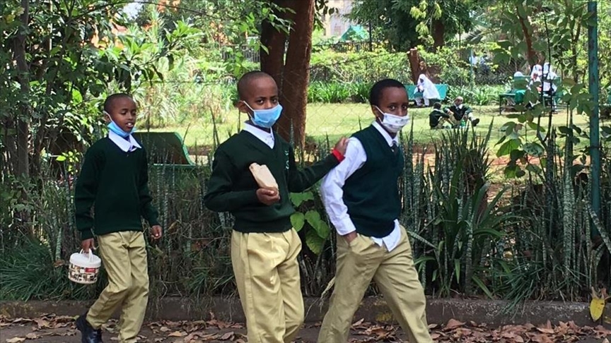 Al menos 279 personas en Kenia han sufrido efectos adversos luego de recibir la vacuna de AstraZeneca