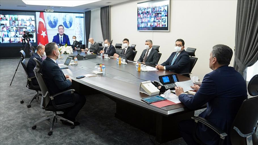 Milli Eğitim Bakanı Selçuk: 29 ildeki öğrencilerimize 34 bin 445 tablet bilgisayar ulaştırıyoruz