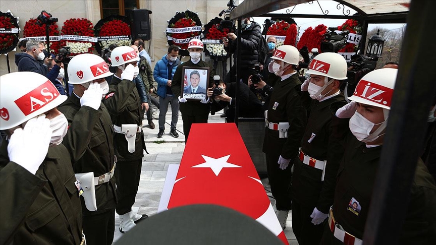 Türk Yıldızları uçağının düşmesi sonucu şehit olan pilot Yüzbaşı Gençcelep son yolculuğuna uğurlandı
