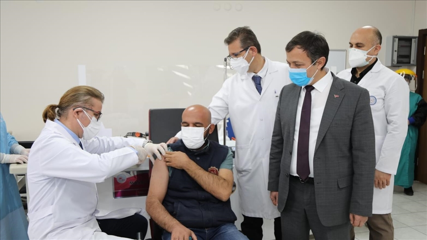 ERÜ'de Kovid-19 aşı adayının faz-2 uygulamaları bugün tamamlanacak 