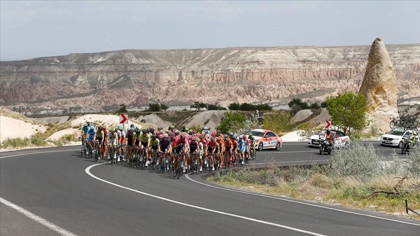 В Турции из-за снегопада отменили этап велотура TUR-2021