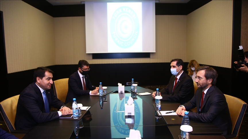 ألطون يلتقي مستشار الرئيس الأذربيجاني في باكو