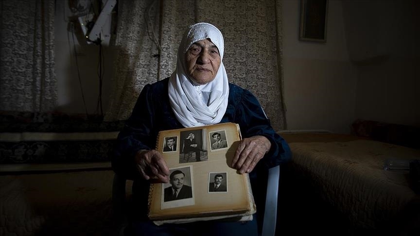 Palestinian women recalls 1948 massacre in Deir Yassin