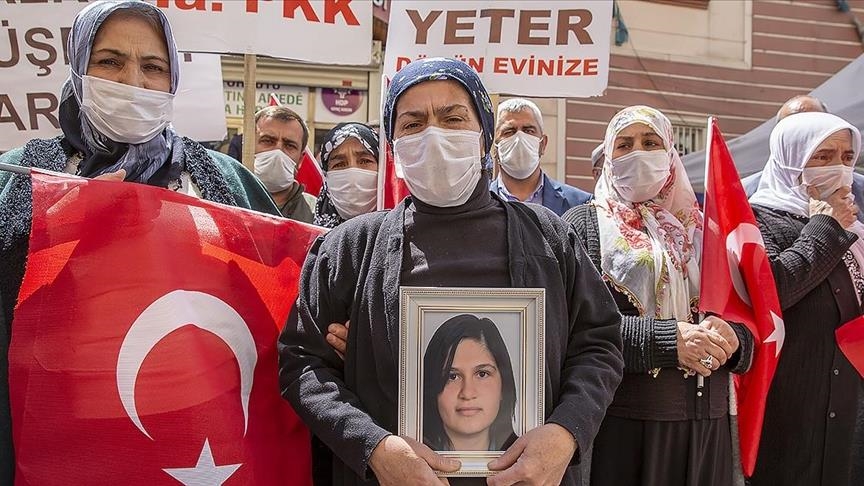 Another family joins anti-PKK sit-in in SE Turkey