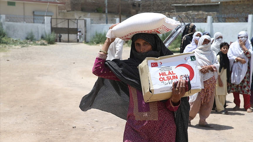Pakistan'daki Türk kurumları ile sivil toplum örgütleri ramazanda ihtiyaç sahiplerinin yüzlerini güldürecek