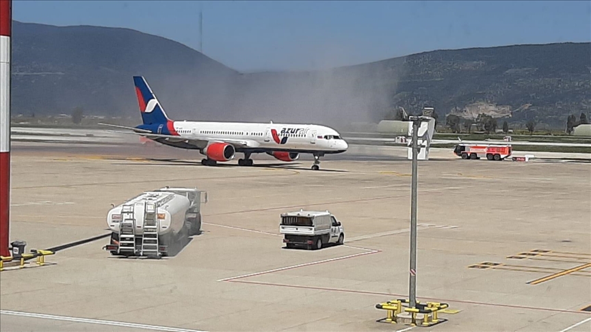 1st int'l flight of 2021 lands in Turkish tourist hub