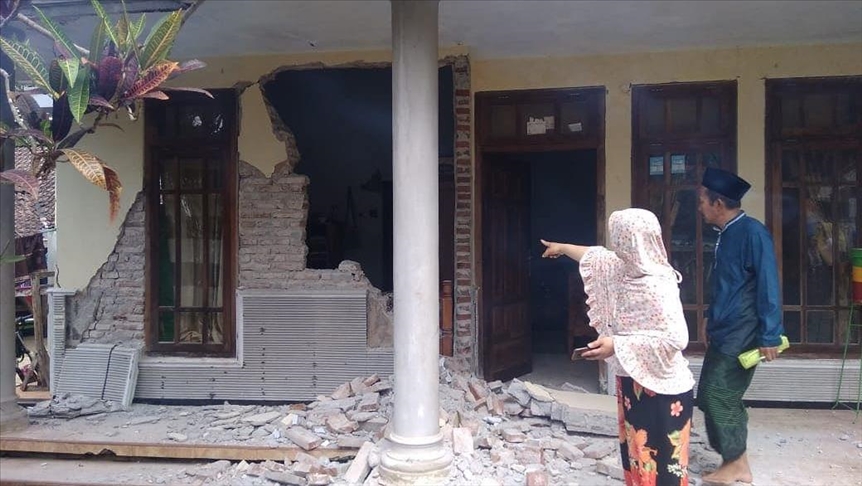 Badan penanggulangan bencana daerah Jatim kerahkan bantuan bagi korban gempa