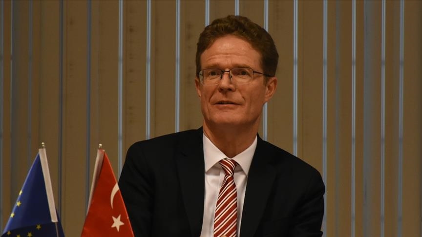 سفير الاتحاد الأوروبي يُثني على النظام الصحي في تركيا