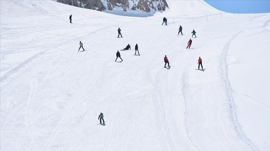 مرشحة رئاسة اتحاد التزلج تشيد بالسياحة الشتوية في تركيا