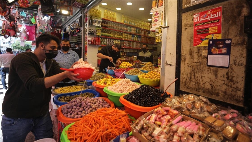 Gazze, ramazana İsrail ablukasının yol açtığı ekonomik sorunlar ve pandemi gölgesinde hazırlanıyor