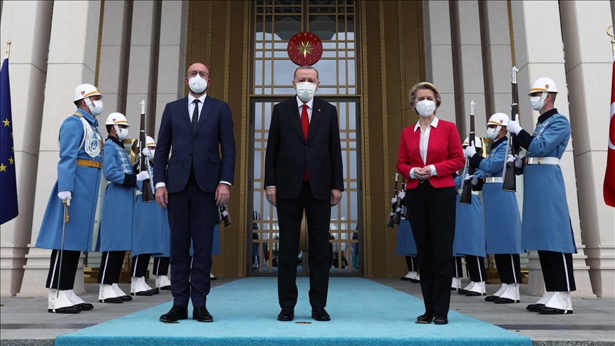 Le Monde: Error protocolario durante visita a Turquía fue culpa del equipo del presidente del Consejo Europeo