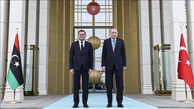 Turkish leader welcomes Libyan premier with ceremony