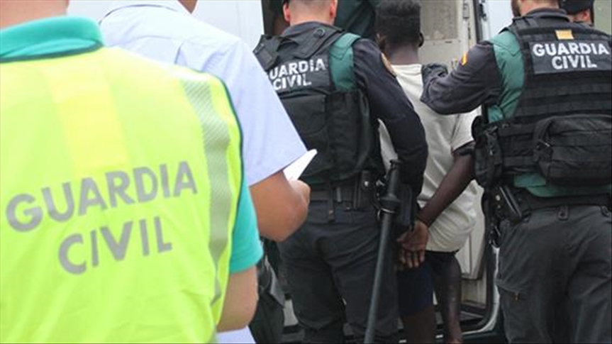 Ramadan: Muslims protest curfew in Spanish Africa