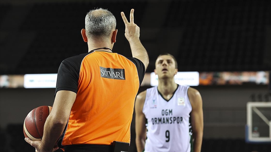 Türk hakemliğinin başarısı FIBA'da örnek gösterildi