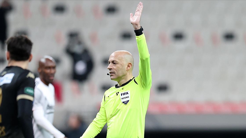Cüneyt Çakır UEFA Avrupa Ligi'nde Slavia Prag-Arsenal maçını yönetecek