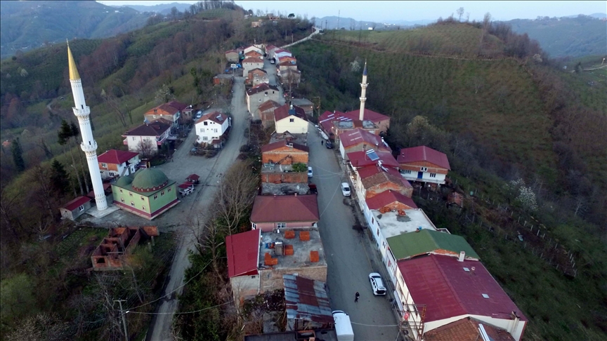 Turska: Iako žive u istoj ulici, iftar dočekuju u različito vrijeme