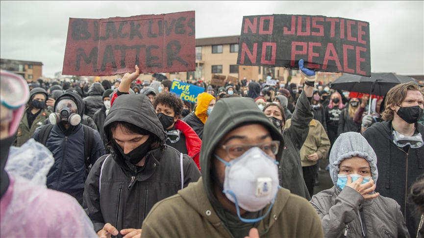Continúan las protestas por el asesinato del afroamericano Daunte Wright en Minneapolis