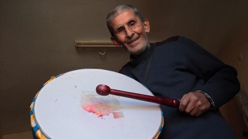 Turkey: Ramadan drummer spends decades waking Muslims