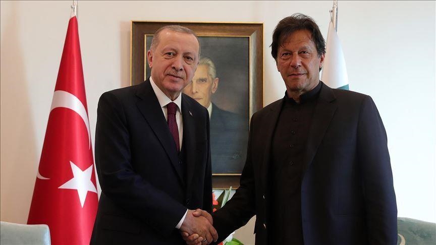 أردوغان وخان يتبادلان التهاني بحلول شهر رمضان