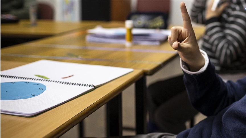 MEB özel eğitim öğrencileri için fen bilimleri kitap seti hazırladı