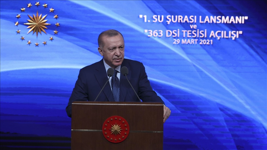 Presidente de Turquía califica de 'impertinentes y groseros' los comentarios del primer ministro italiano