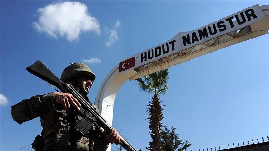 23 kesên ku dixwestin bi qaçaxî ji hidûdan derbas bibin, hatin girtin