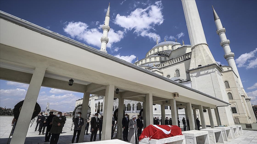 Türk halk bilimci Prof. Dr. İlhan Başgöz son yolculuğuna uğurlandı