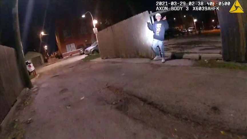 US: Chicago releases video of police shooting 13 year old