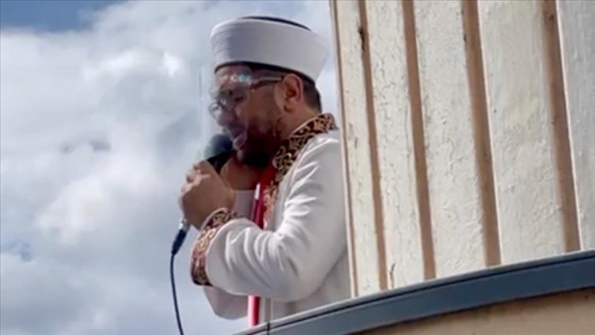 Almanya'nın Wuppertal kentinde cuma ezanı hoparlörle minareden okunmaya başlandı