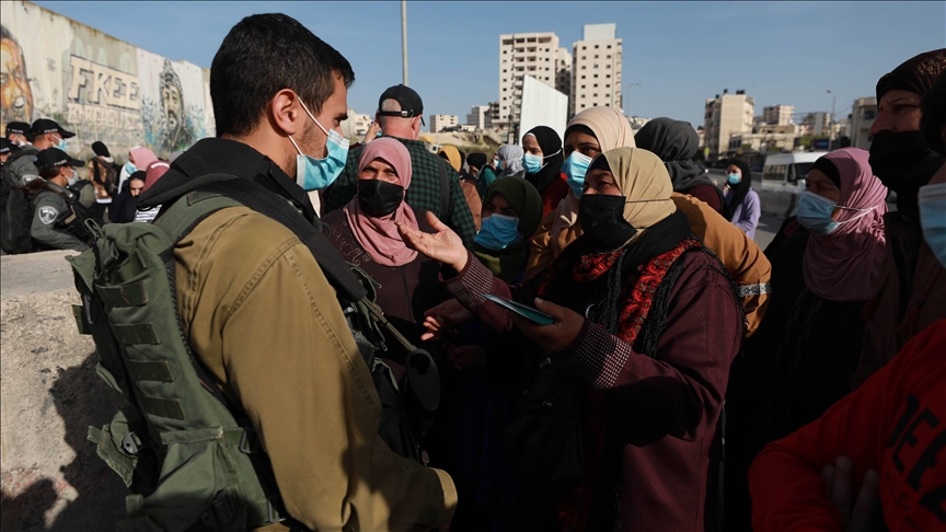 إسرائيل تُقيّد دخول فلسطينيي الضفة للصلاة بـ"الأقصى"