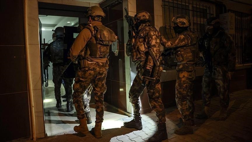 تركيا..القبض على 3 مشتبهين بالانتماء لـ"داعش" 
