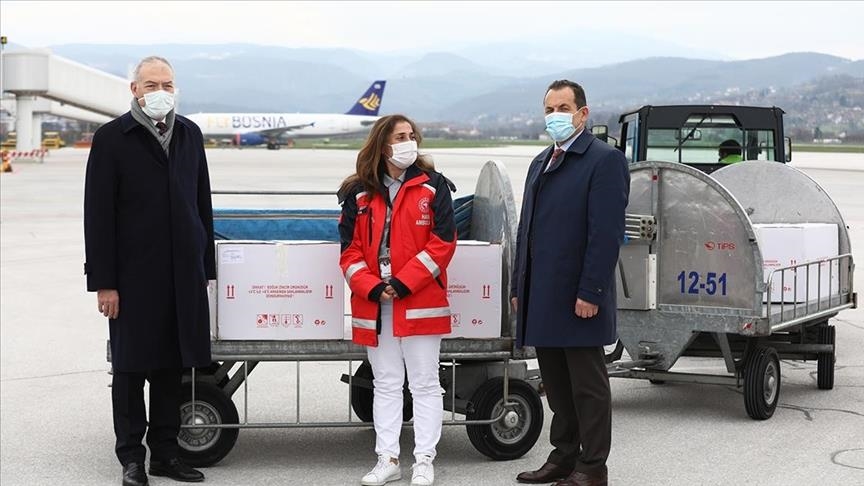 Од Турција во Босна и Херцеговина стигнаа 10.000 дози вакцини против Ковид-19