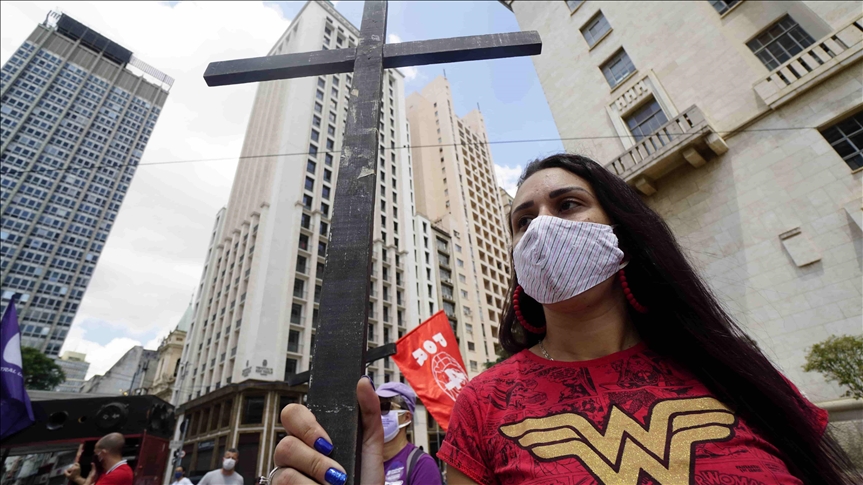 Brasil pide a las mujeres posponer, 'si es posible', sus embarazos debido al drama de la pandemia