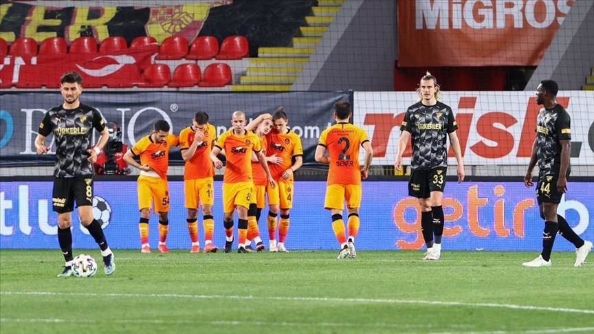 Akturkoglu's hat-trick fires Lions to win over Goztepe