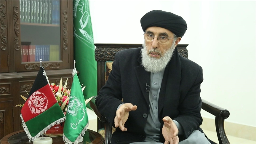 Ex primer ministro afgano: los talibanes deben participar en la conferencia de paz en Estambul
