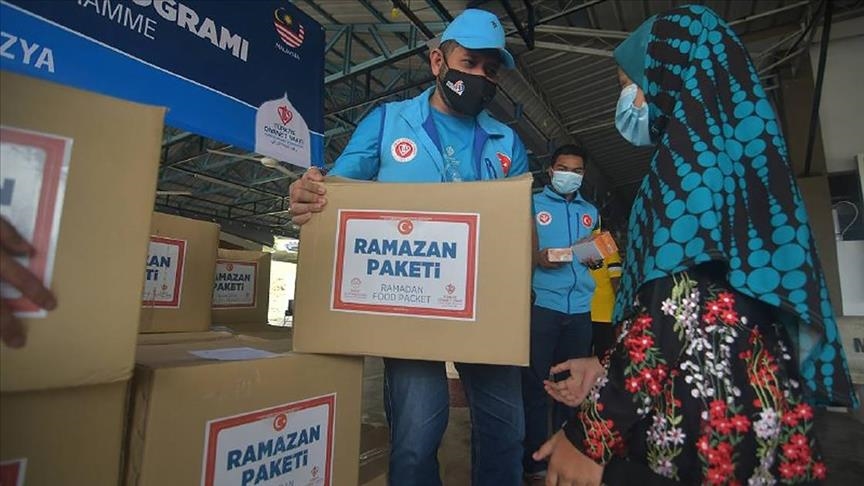 "الديانة التركي" يرسل مساعدات غذائية للروهنغيا في ماليزيا