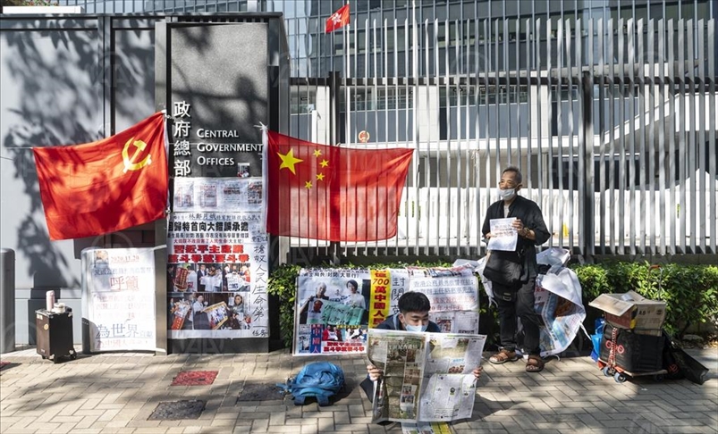 Hong Kong pecat pegawai negeri 'pembangkang'