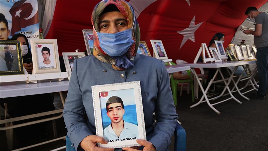 Diyarbakır annelerinden Çağmar: Oğlum Yavuz devletimiz arkamızda. Gel, güvenlik güçlerimize teslim ol