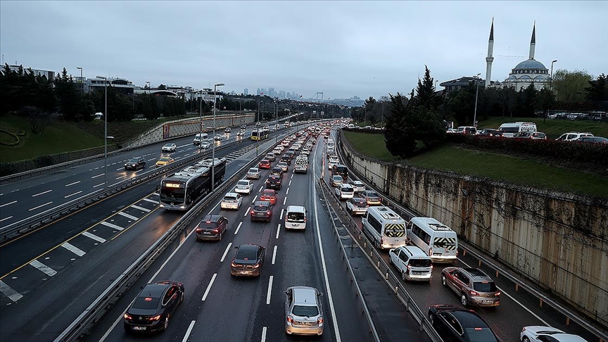 Türkiye genelinde hafta sonu uygulanan 58 saatlik sokağa çıkma kısıtlaması sona erdi