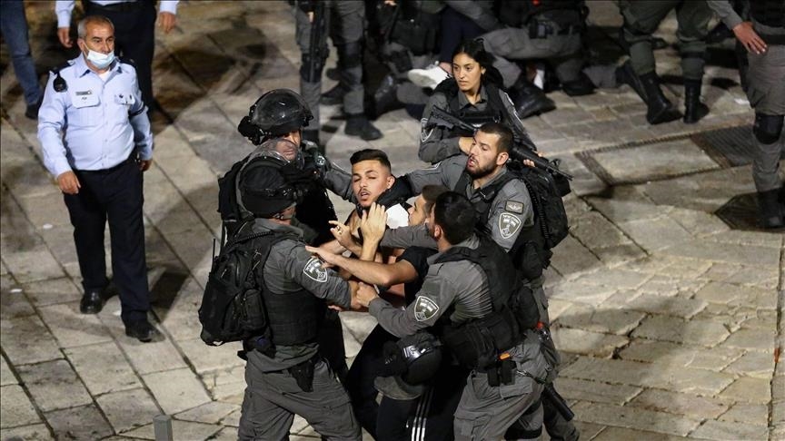 La police israélienne arrête 7 Palestiniens à Jérusalem