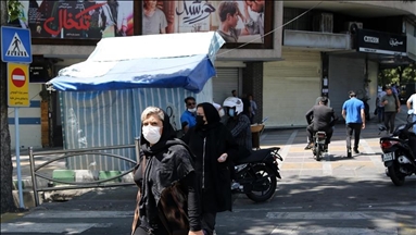 Irani regjistron rreth 400 viktima të reja nga COVID-19