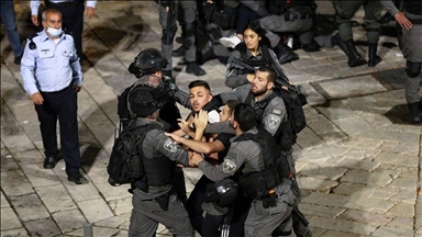 La police israélienne arrête 7 Palestiniens à Jérusalem