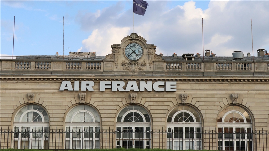 Fransa ekonomik darboğaza giren Air France’daki kamu payını 2 katına çıkardı