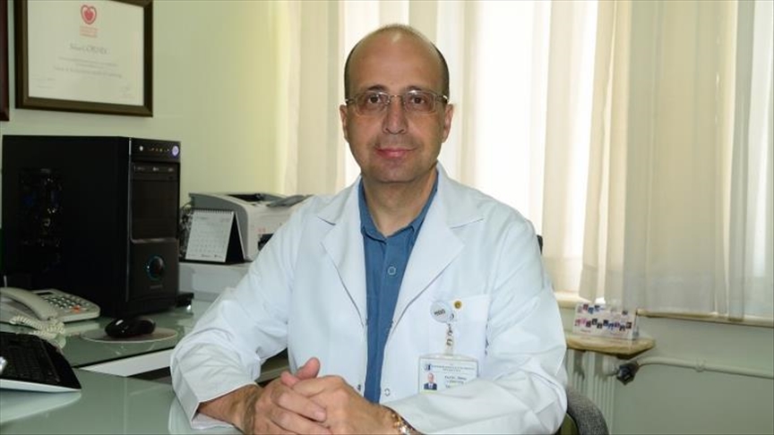 Uluslararası Elektrokardiyoloji Derneği Başkanı Görenek: Kovid-19 önemli kalp çarpıntılarını tetikliyor           
