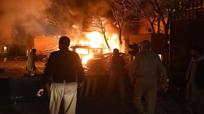 Pakistan'da bir otelin otoparkında meydana gelen patlamada 4 kişi öldü, 12 kişi yaralandı