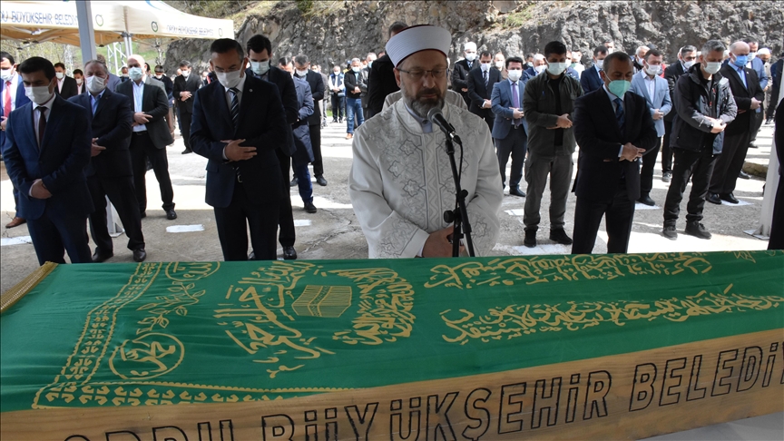 Diyanet İşleri Başkanı Ali Erbaş'ın vefat eden amcası son yolculuğuna uğurlandı