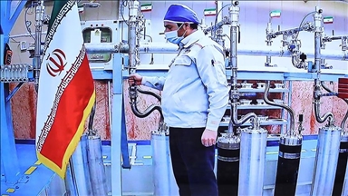 شیكاری – سیاسهتی ئێران له سێبهری كار لێتێكداندا